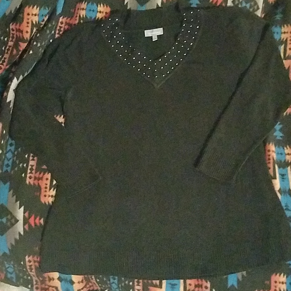 Essiantials Black 1X sweater
